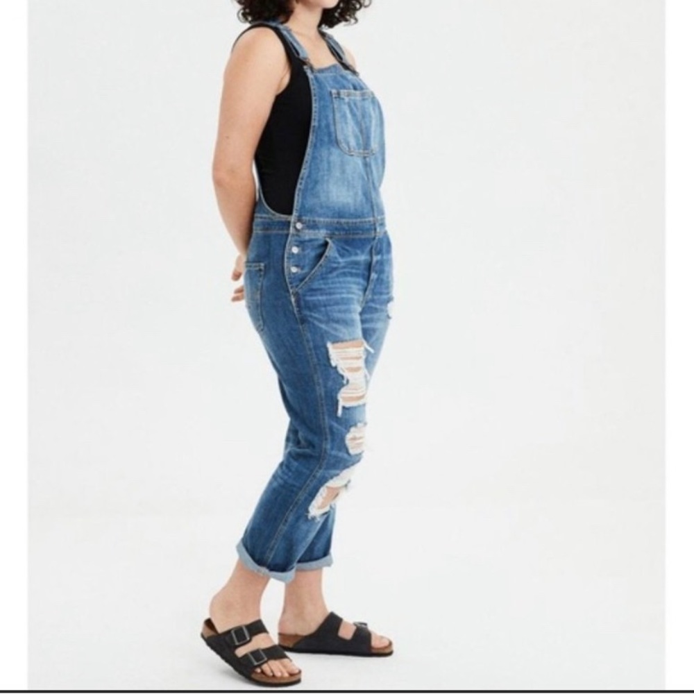 American Eagle Tomgirl Distressed Overalls